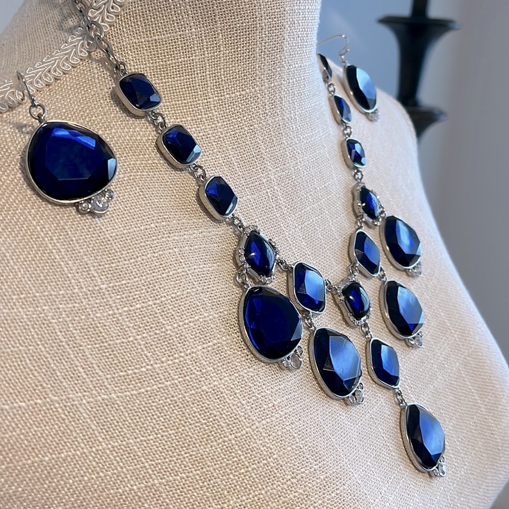 White House Black Market Statement Necklace and matching earrings - Picture 2 of 6